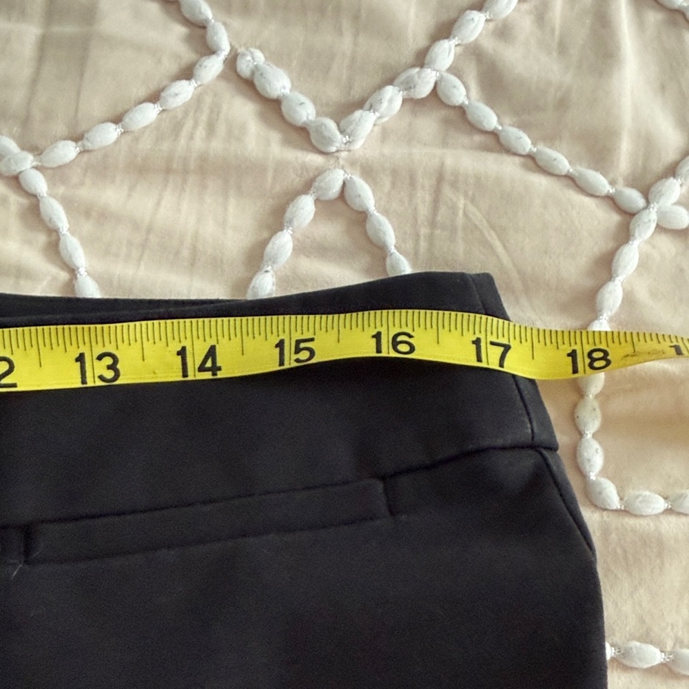 LOFT Marisa Black capri cropped size 10 Riviera pants - Picture 12 of 12